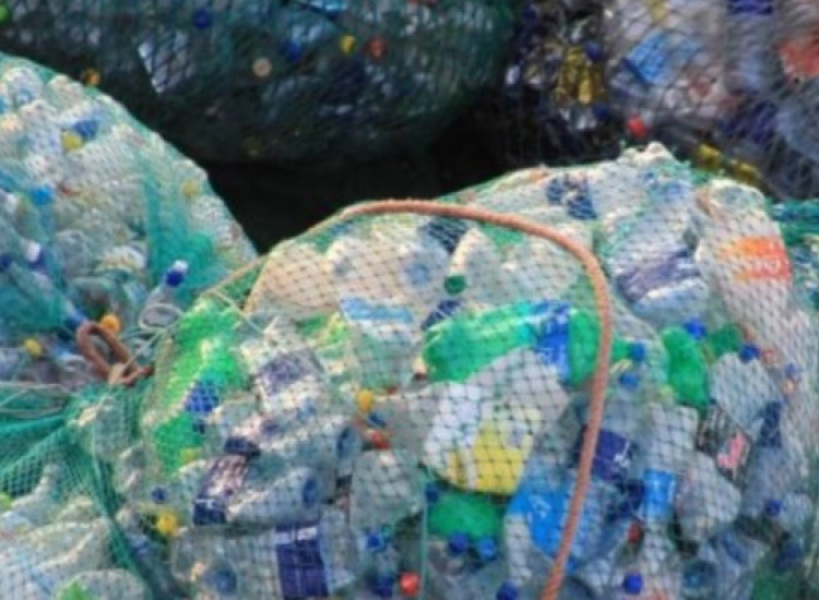 Un impuesto, Â¿la mejor manera de reducir los residuos plásticos?